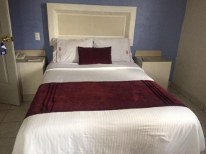 Отель Hotel La Paz  Гвадалахара